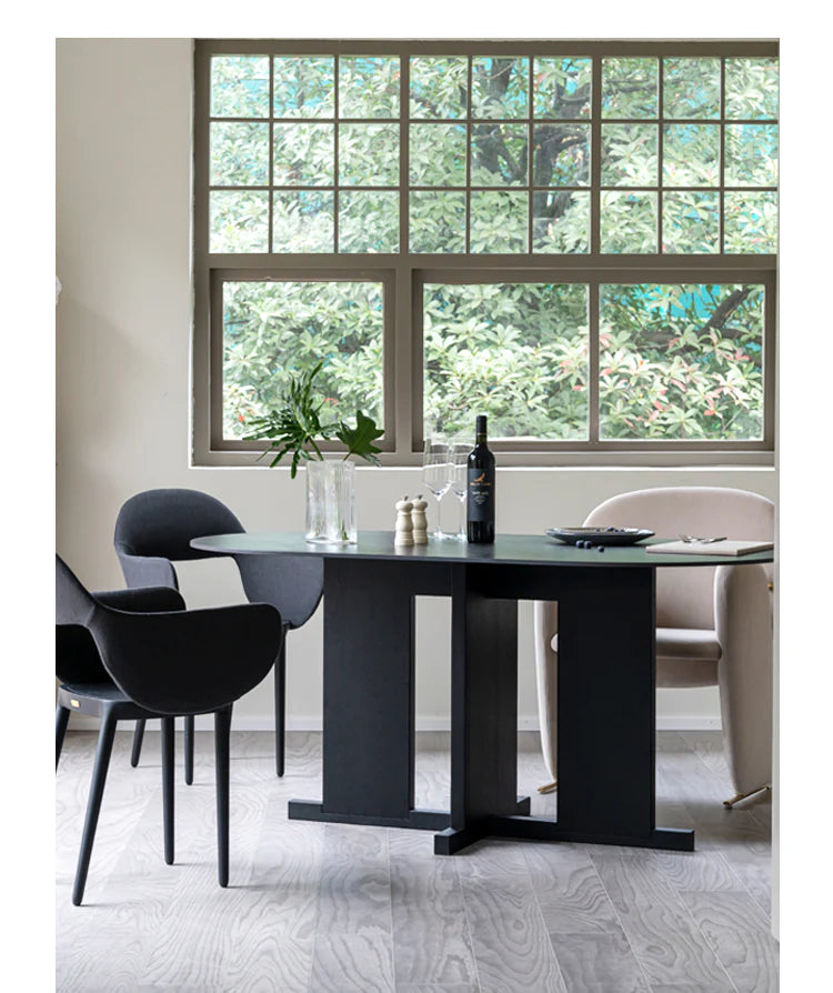Round dining table